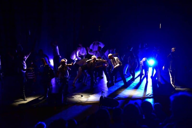 Grand groupe final en apothéose musicale